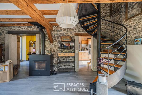 L’élégance minérale, Maison de village du XIXème siècle réinventée
