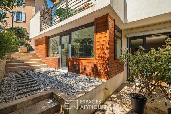 L’élégance minérale, Maison de village du XIXème siècle réinventée