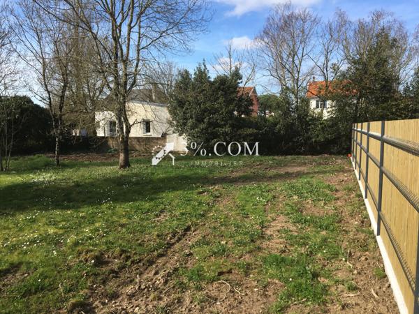 BOUGUENAIS - TERRAIN Semi-viabilisé 814 m² Bouguenais (44340)