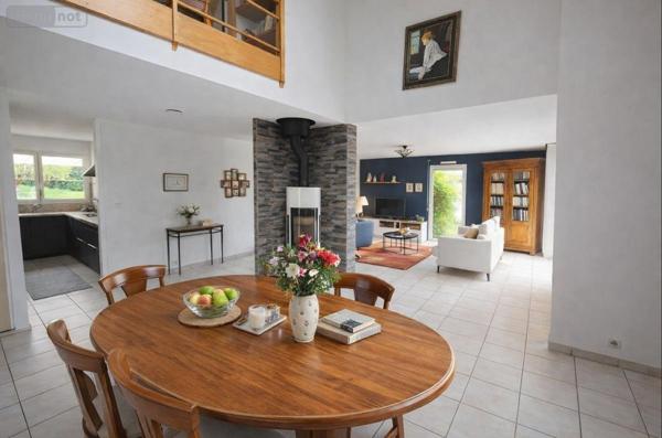 Maison à vendre à Theix-Noyalo dans le Morbihan (56450), ref : 56084-450