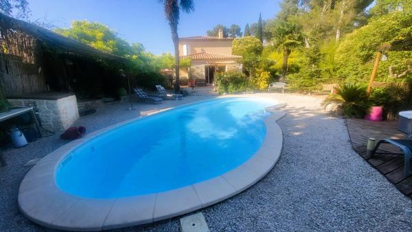 les Camoins, Magnifique Villa de T5 130 m² sur 2000 m² avec piscine,,garage