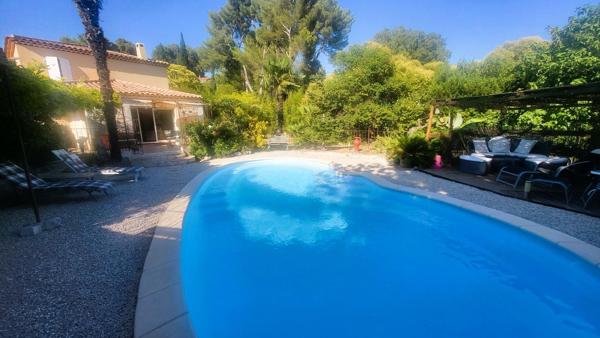 les Camoins, Magnifique Villa de T5 130 m² sur 2000 m² avec piscine,,garage