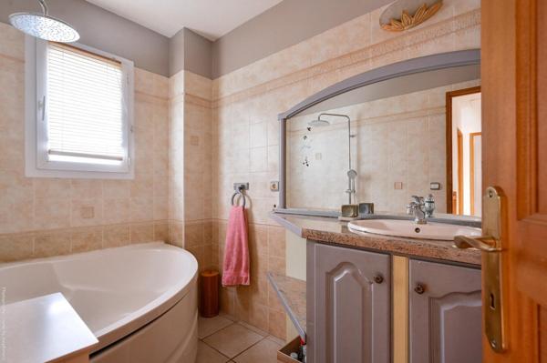 les Camoins, Magnifique Villa de T5 130 m² sur 2000 m² avec piscine,,garage