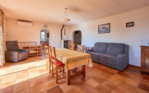 Maison à vendre    6 pièces • 181 m2 Manosque