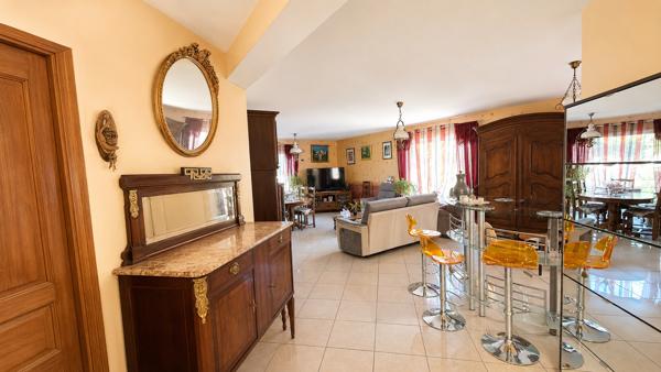 Maison 7 pièce(s) 150 m2 SEGRE , Segre en anjou bleu Maison 7 pièce(s) 150 m2 SEGRE , Segre en anjou bleu