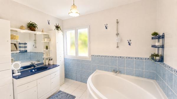 Maison 7 pièce(s) 150 m2 SEGRE , Segre en anjou bleu Maison 7 pièce(s) 150 m2 SEGRE , Segre en anjou bleu