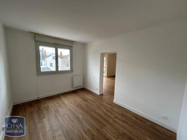 Appartement à louer 4 pièces 110m² Tours (37000)