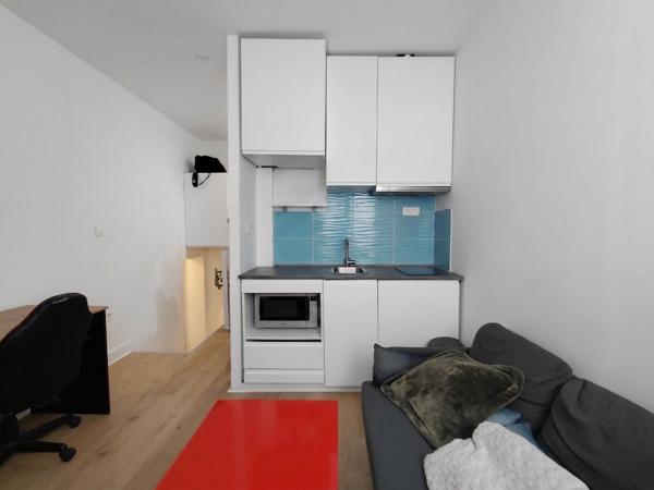BORDEAUX VICTOIRE - Studio rénové libre.