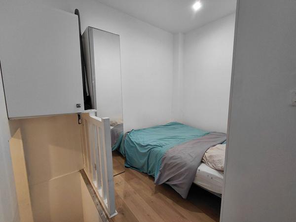 BORDEAUX VICTOIRE - Studio rénové libre.