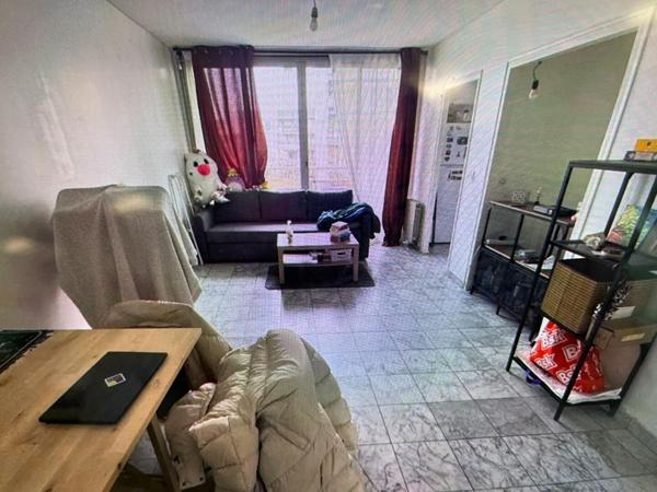 INVESTISSEURS : À vendre  Appartement 3 pièces avec balcon à Villejuif (94800) PRIX 245 000