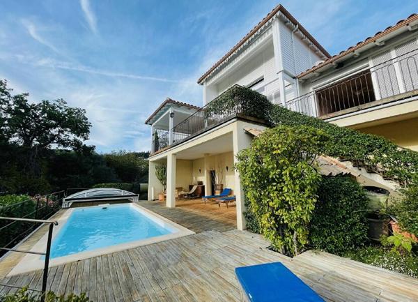 Maison à vendre    3 pièces • 145 m2 Vence