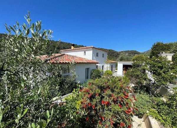 Maison à vendre    3 pièces • 145 m2 Vence