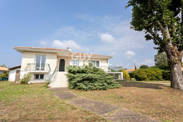 Maison familiale ? Calme, espace et charme des années 70