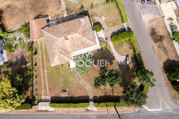 Maison familiale ? Calme, espace et charme des années 70