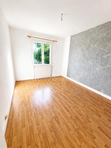 🏡 Maison de plain-pied 137 m² – 3 chambres – Véranda – Garage – Terrain clos de 620 m² 🌳 à Ruelle