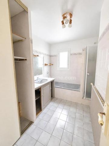 🏡 Maison de plain-pied 137 m² – 3 chambres – Véranda – Garage – Terrain clos de 620 m² 🌳 à Ruelle