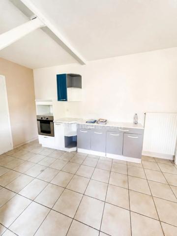 🏡 Maison de plain-pied 137 m² – 3 chambres – Véranda – Garage – Terrain clos de 620 m² 🌳 à Ruelle