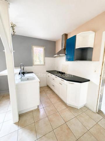 🏡 Maison de plain-pied 137 m² – 3 chambres – Véranda – Garage – Terrain clos de 620 m² 🌳 à Ruelle