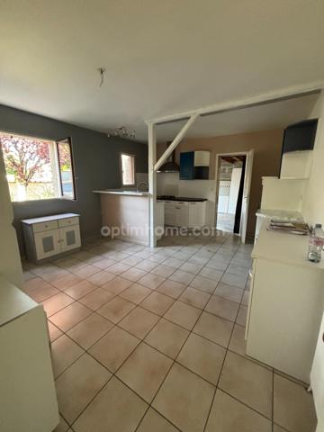 🏡 Maison de plain-pied 137 m² – 3 chambres – Véranda – Garage – Terrain clos de 620 m² 🌳 à Ruelle