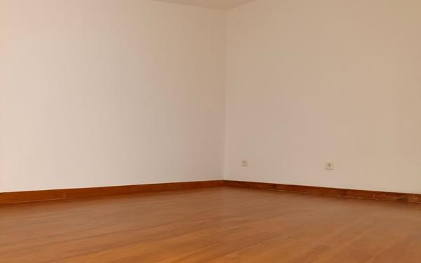 Maison à vendre    4 pièces •  Nîmes