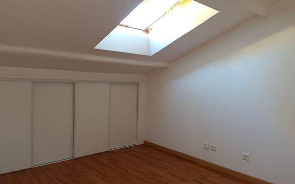 Maison à vendre    4 pièces •  Nîmes