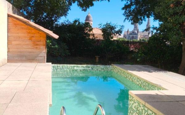 Maison à vendre    4 pièces •  Nîmes