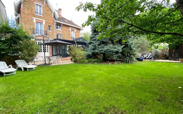 Maison à vendre    9 pièces • 272 m2 Saint-Maur-des-Fossés