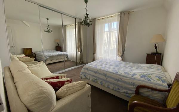 Maison à vendre    9 pièces • 272 m2 Saint-Maur-des-Fossés