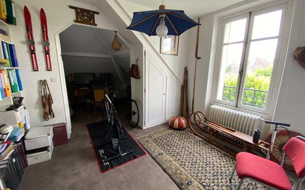 Maison à vendre    9 pièces • 272 m2 Saint-Maur-des-Fossés