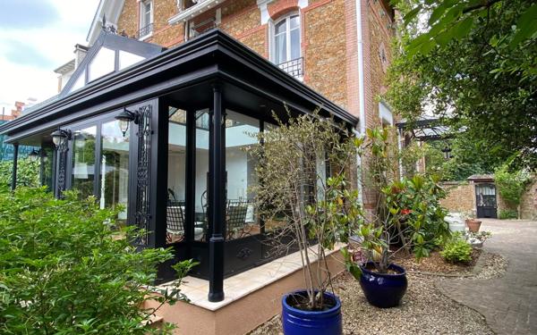 Maison à vendre    9 pièces • 272 m2 Saint-Maur-des-Fossés