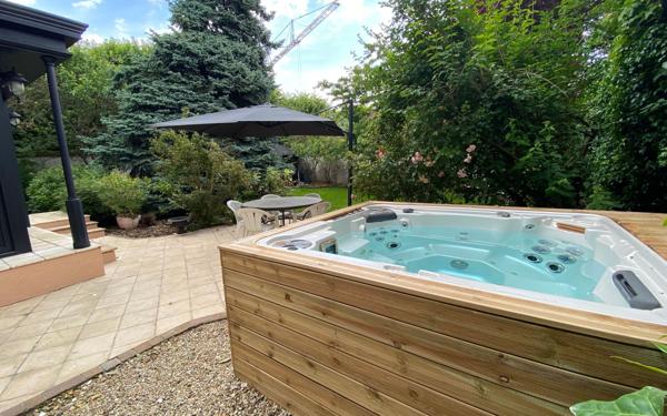 Maison à vendre    9 pièces • 272 m2 Saint-Maur-des-Fossés