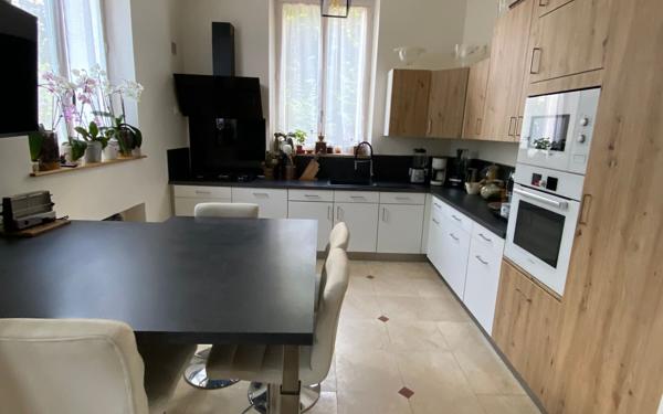 Maison à vendre    9 pièces • 272 m2 Saint-Maur-des-Fossés