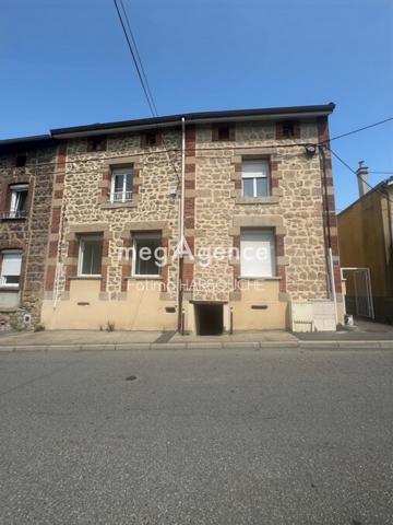 Immeuble à LE CHAMBON-FEUGEROLLES, 42500 - 144m²