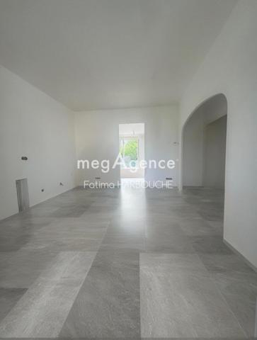 Immeuble à LE CHAMBON-FEUGEROLLES, 42500 - 144m²