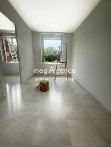 Immeuble à LE CHAMBON-FEUGEROLLES, 42500 - 144m²