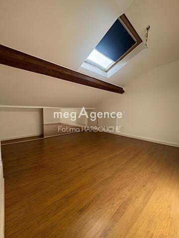 Immeuble à LE CHAMBON-FEUGEROLLES, 42500 - 144m²