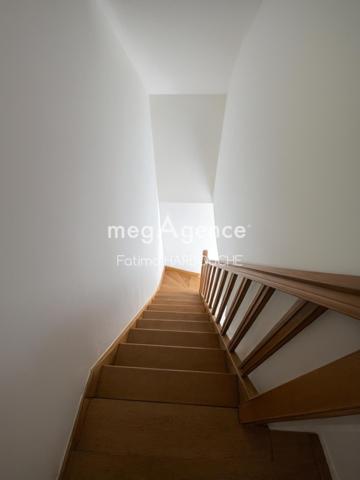 Immeuble à LE CHAMBON-FEUGEROLLES, 42500 - 144m²