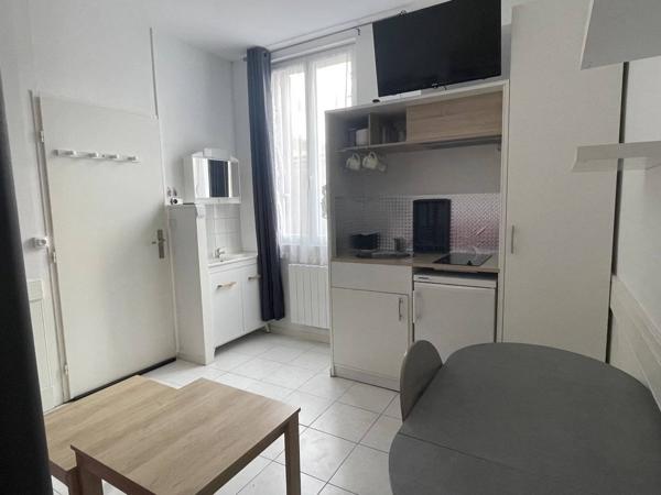 Studio meublé - 15 m² - LOUDUN