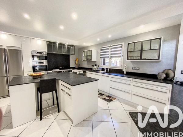 Maison à vendre 6 pièces 270 m² Saint-Denis