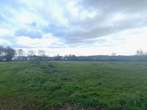 Terrain a bâtir viabilisé bourg de Ligné