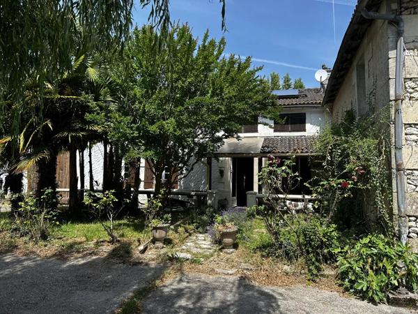 Maison avec 4 chambres plus un studio à 7km de Jonzac