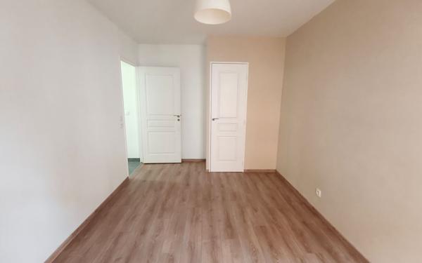 Appartement à vendre    2 pièces • 43,89 m2 Grenoble