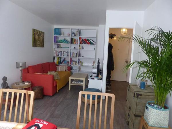 Vente                                                      Appartement
                        
                     2 pièces                      46 m2                     à Clamart