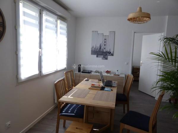 Vente                                                      Appartement
                        
                     2 pièces                      46 m2                     à Clamart