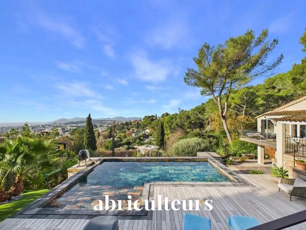Villa d’exception avec vue mer panoramique, piscine, 6 chambres et prestations haut de gamme Le Cannet, 250 m²