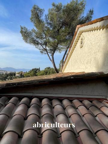 Villa d’exception avec vue mer panoramique, piscine, 6 chambres et prestations haut de gamme Le Cannet, 250 m²