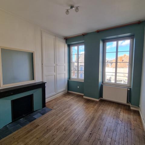 Ensemble de plusieurs appartements en centre ville !