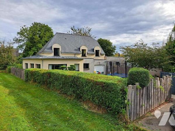 Maison à Vendre à Hédé Bazouges (35630) en Ille-et-Vilaine (35)

Cette maison, construite en ...
