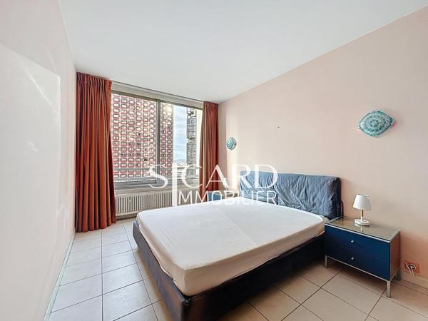 Appartement rénové, étage élevé, vue Seine - Paris 15