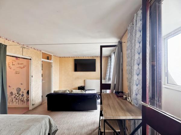 T1 bis lumineux – 37 m² – 10ᵉ étage – Résidence de standing sécurisée – Square des Caléides, Angers